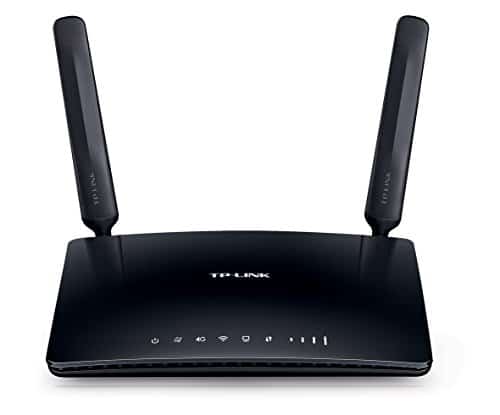 TP-Link Archer MR200 Router 4G LTE Wireless Dual Band AC750, 4 Porte LAN Fast Ethernet, SIM Card Slot Integrato, 2 Antenne Esterne, Nero